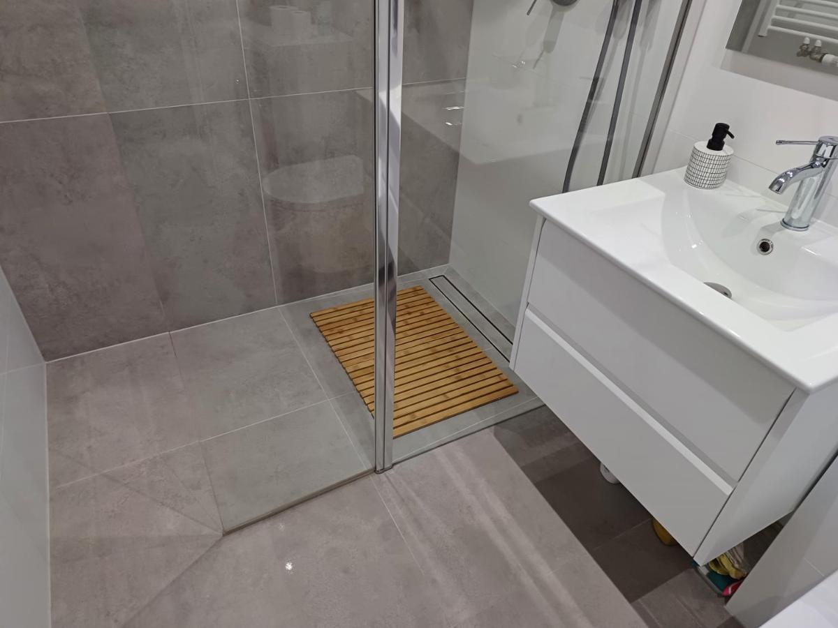 Mak Apartment Grobla - Free Parking - 3 Rooms 그단스크 외부 사진